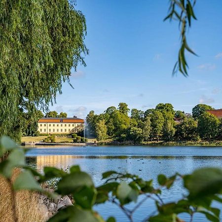 Charming Apartment In A Red House In Stockholm Luaran gambar