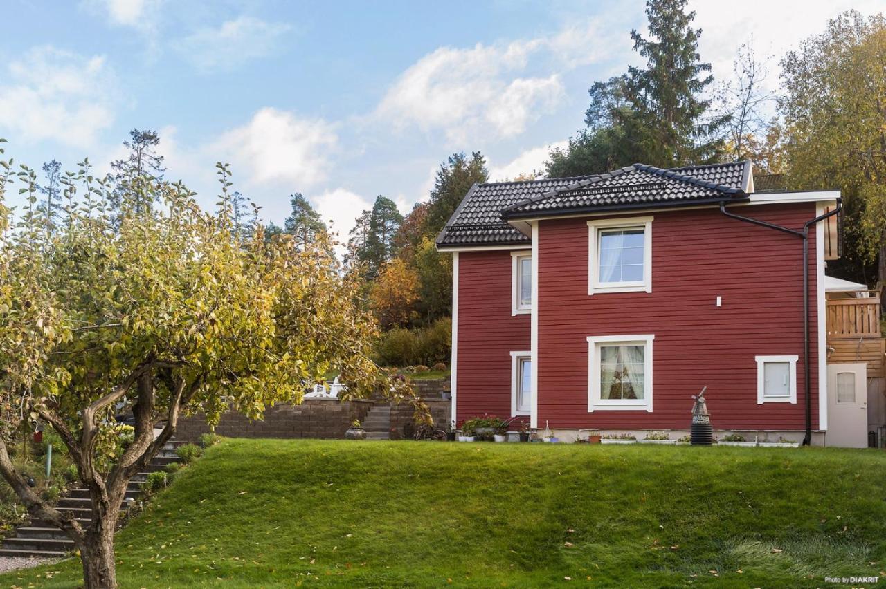 Charming Apartment In A Red House In Stockholm Luaran gambar