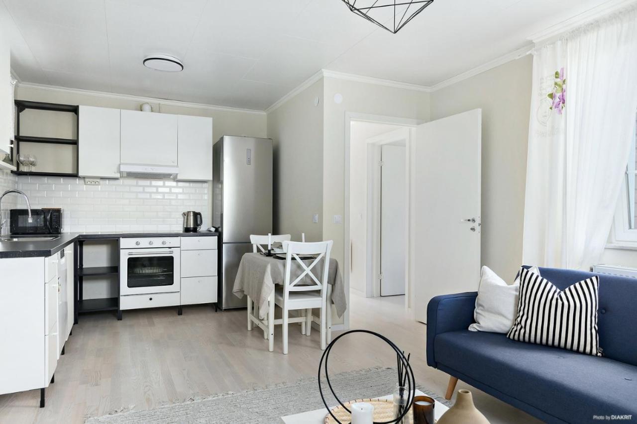 Charming Apartment In A Red House In Stockholm Luaran gambar