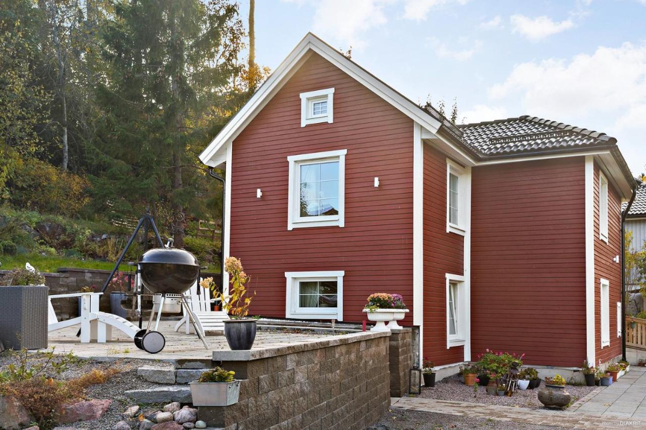 Charming Apartment In A Red House In Stockholm Luaran gambar