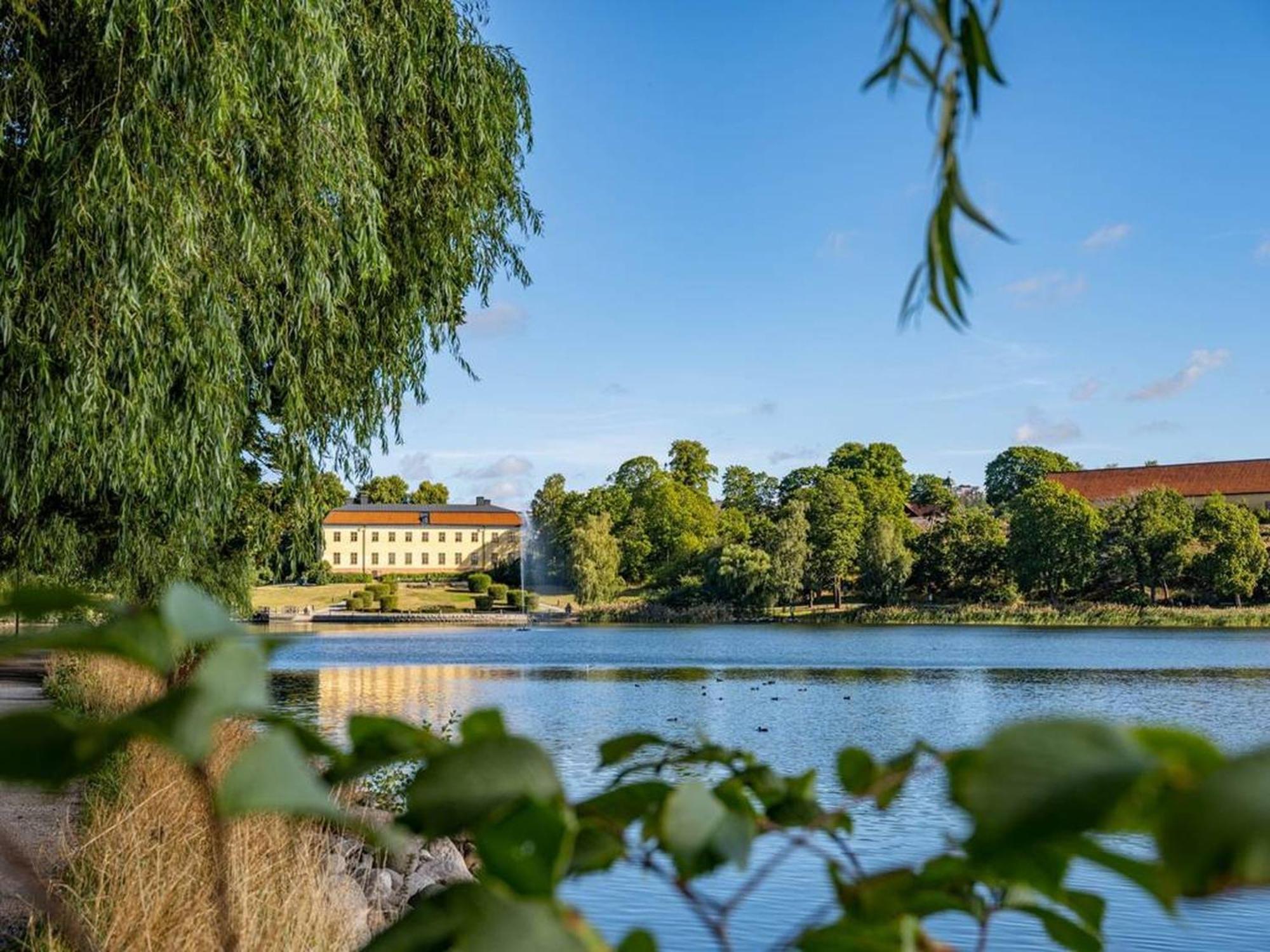 Charming Apartment In A Red House In Stockholm Luaran gambar